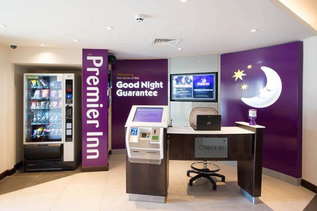 Premier Inn Leek Town Centre Екстер'єр фото
