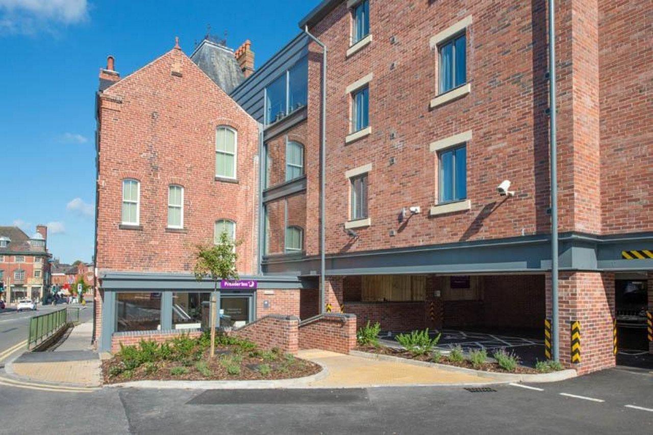 Premier Inn Leek Town Centre Екстер'єр фото